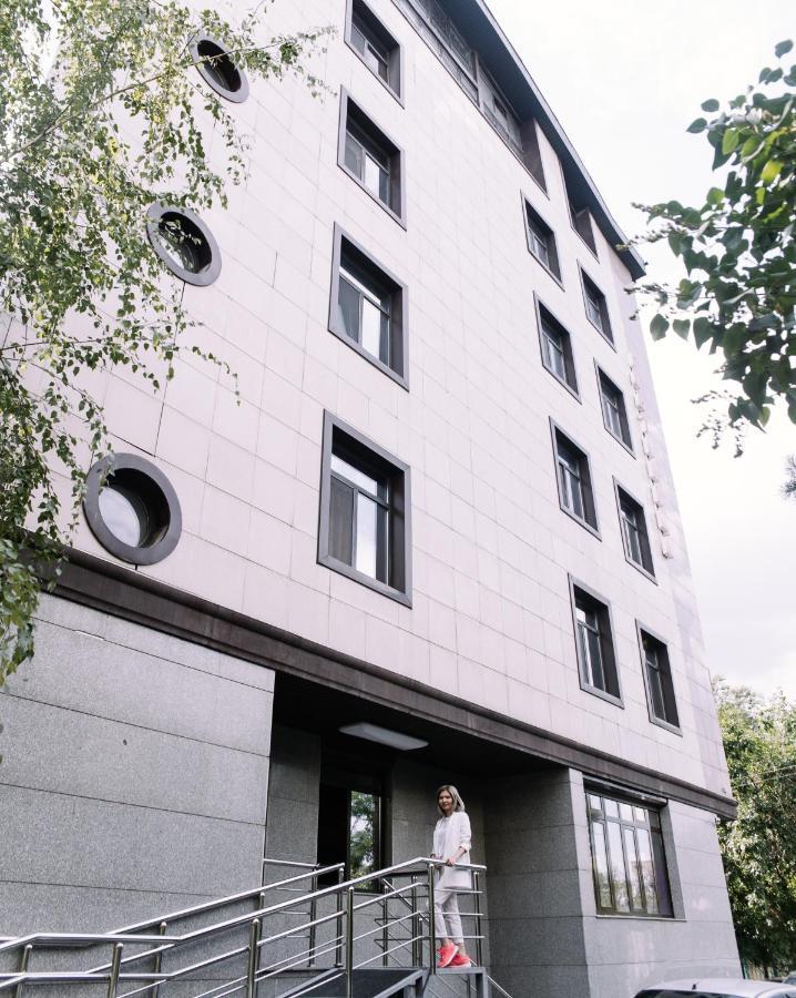 7 Days Hotel Almaty Ngoại thất bức ảnh