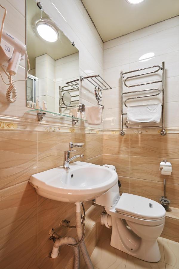 7 Days Hotel Almaty Ngoại thất bức ảnh